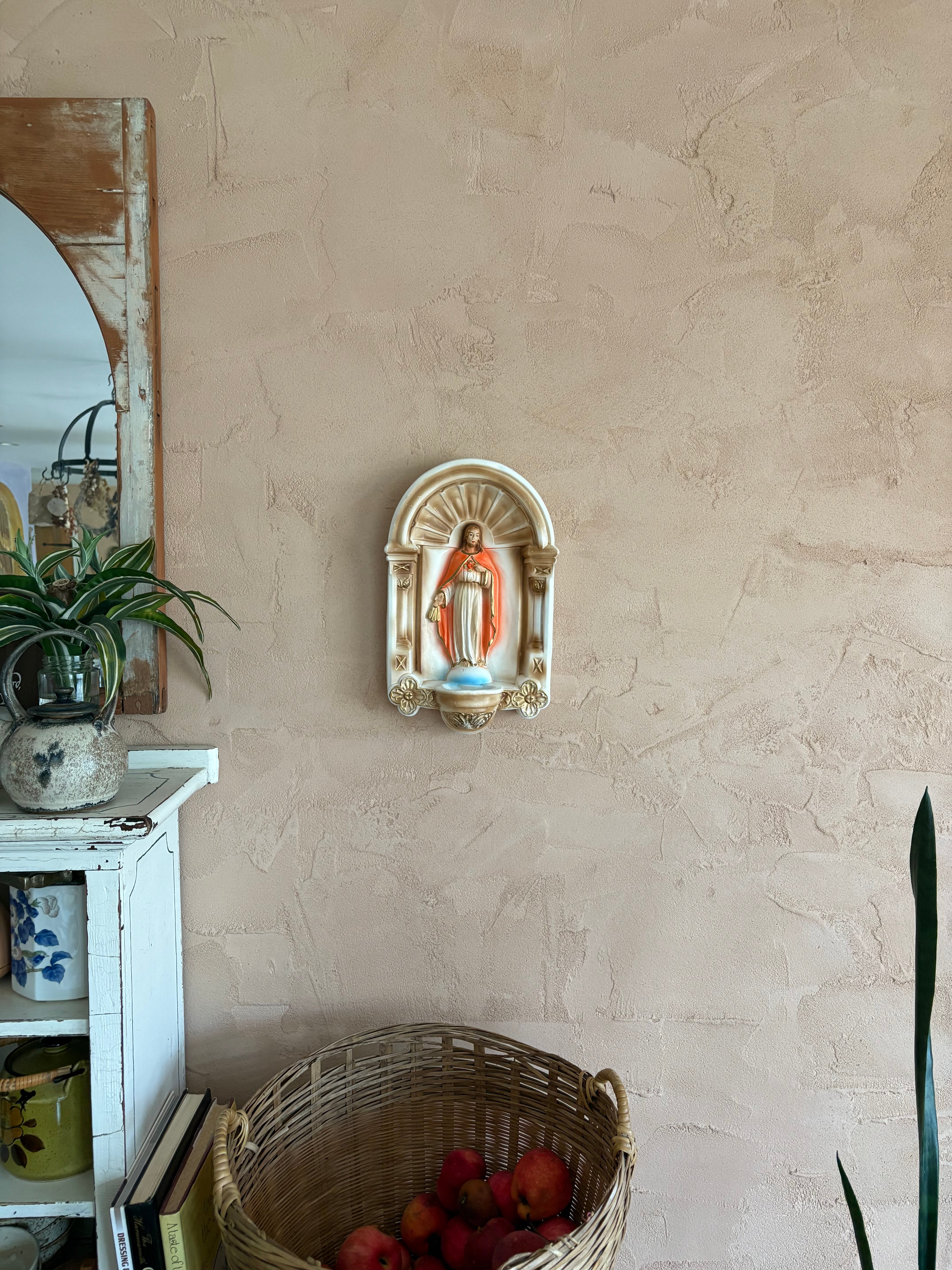 Sacred Heart of Jesus vintage chalk ware font