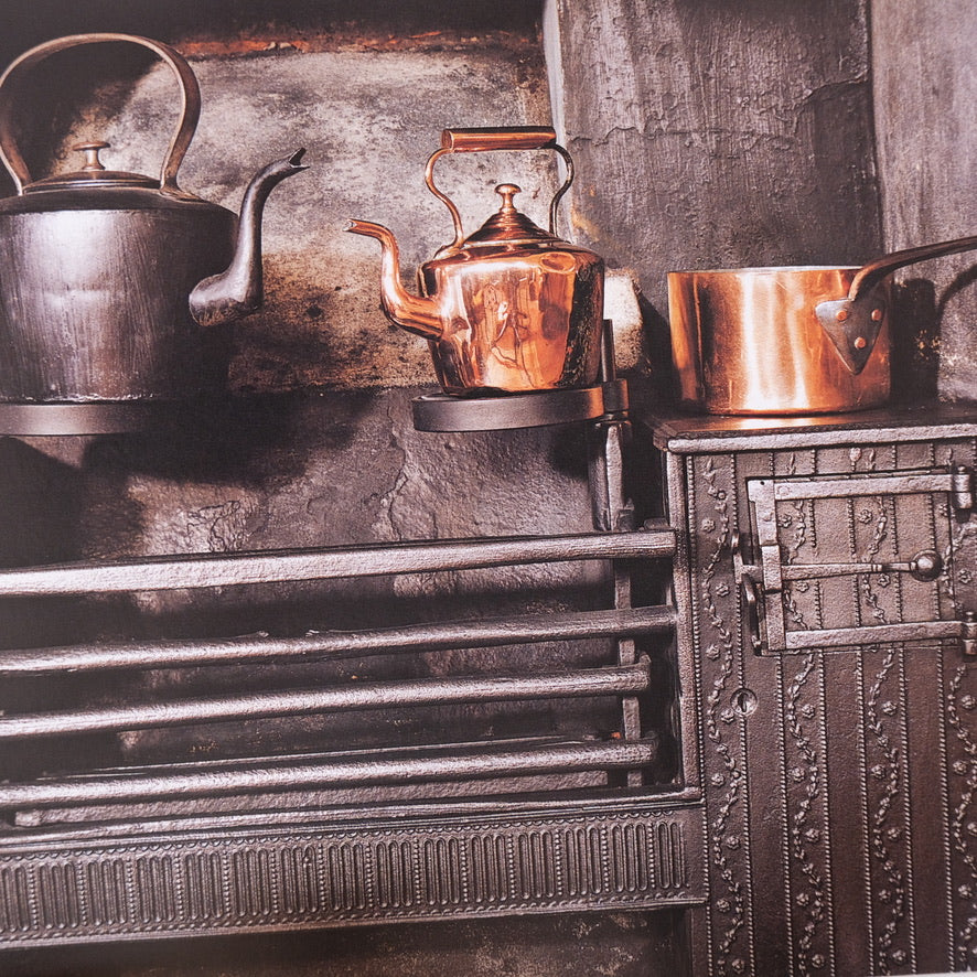 A Social History of Tea by Jane Pettigrew (2001)