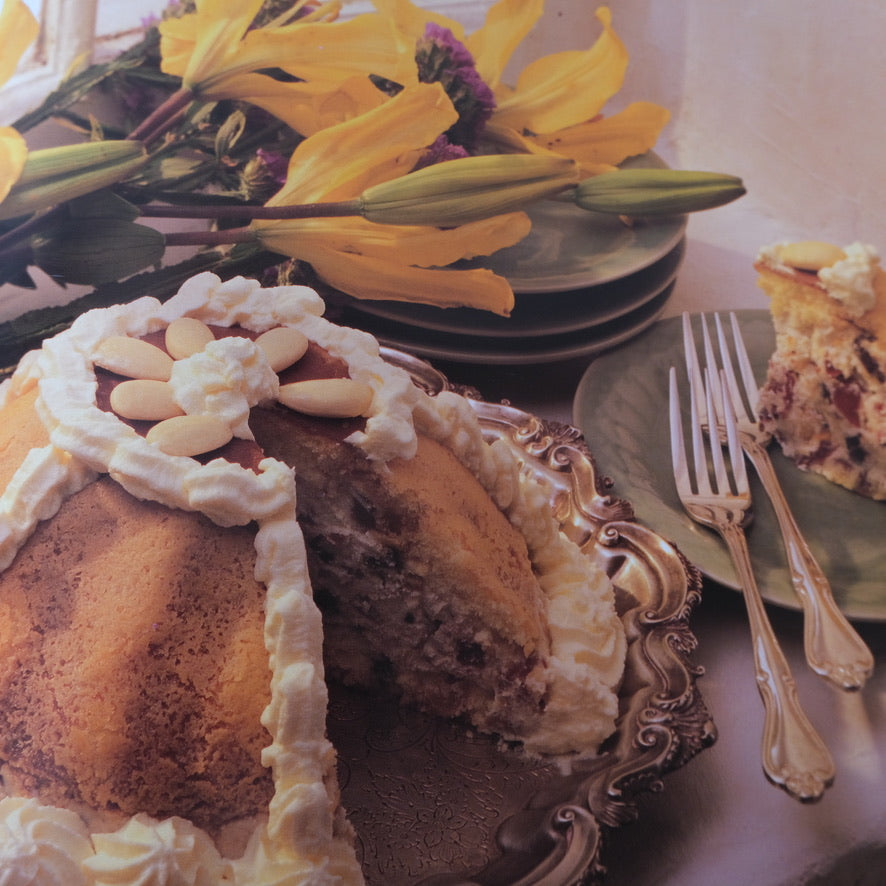 Italy the Beautiful Cookbook by De' Medici Lorenza (1996)