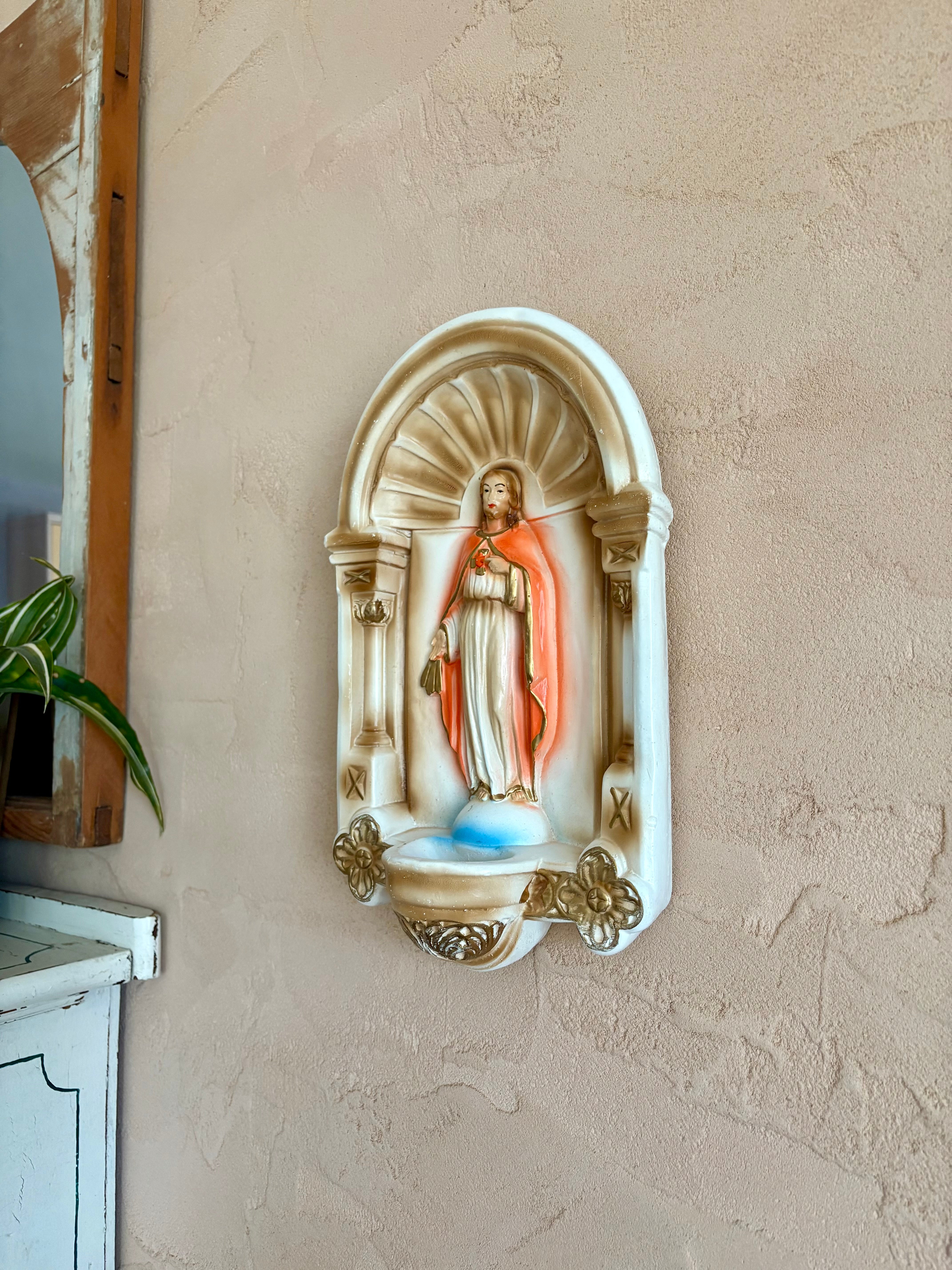 Sacred Heart of Jesus vintage chalk ware font